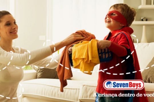 Crianças devem ajudar nas tarefas domésticas? Descubra aqui!