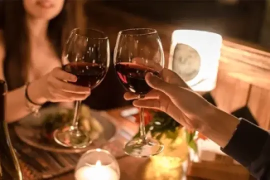 Noite romântica em casa: petiscos simples para um jantar a dois