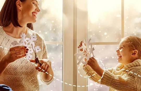 Faça enfeites para a árvore de natal com as crianças slide 1