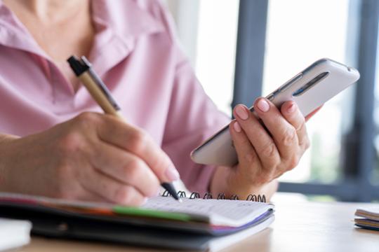 Como poupar dinheiro ganhando pouco: dicas para equilibrar o orçamento