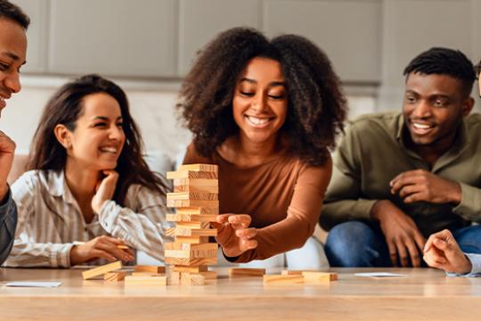 Noite de jogos com amigos: 4 opções para garantir a diversão