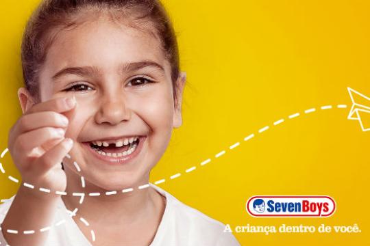 Como tirar dente de leite mole? Dicas para lidar com a troca da dentição