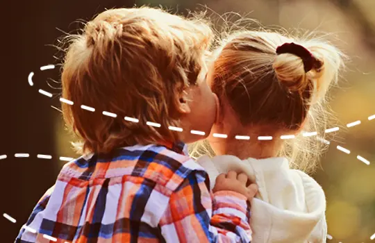 Namoro na infância? Descubra porque não é uma brincadeira saudável slide 1