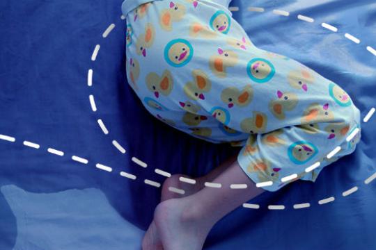 Como fazer a criança parar de fazer xixi na cama? Conheça algumas alternativas!