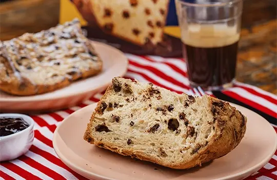 Panettone na Chapa com Geleia e Café